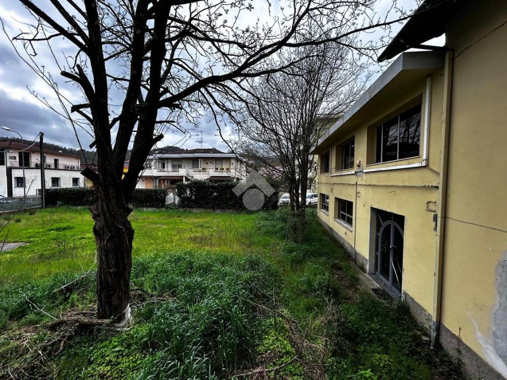 Immobile a Follo in Capannone Via Gramsci, 1 - Foto 3