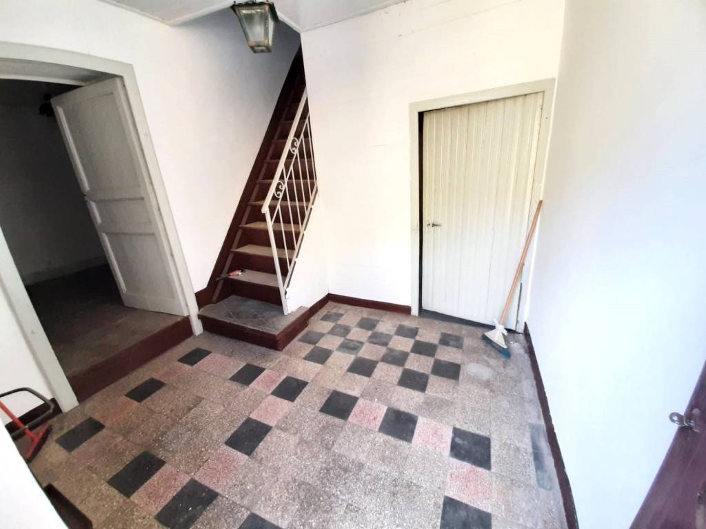 Casa indipendente a Lamezia terme in Via Carlo Poerio, 20 - Foto 2
