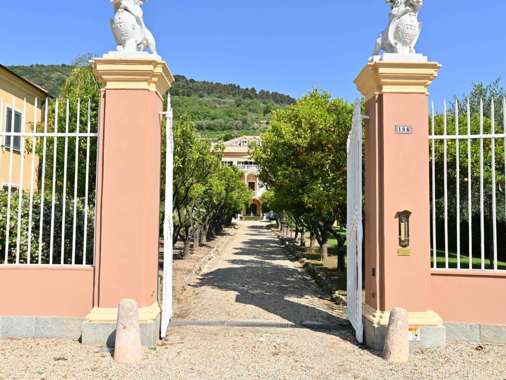 Appartamento a Finale ligure in Via Calvisio, 186 - Foto 5