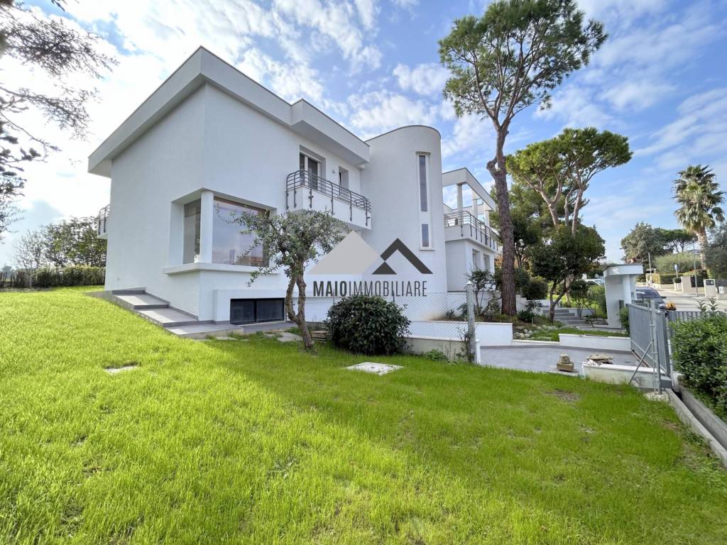 Villa a Riccione in Viale dei Pini - Foto 2