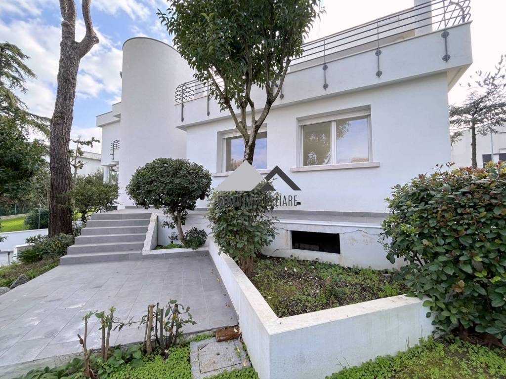 Villa a Riccione in Viale dei Pini - Foto 3