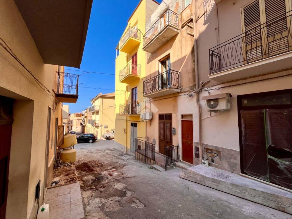 Casa indipendente a Castellammare del golfo in Via Bari, 26 - Foto 3