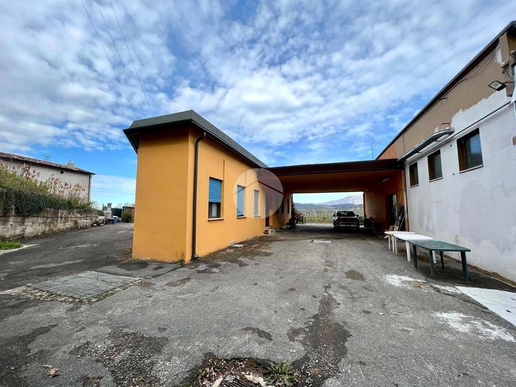 Immobile a Caprino veronese in Capannone via Igegner Becchierle - Foto 4