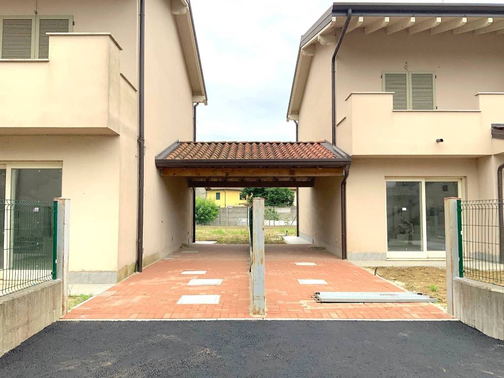 Villa a Sannazzaro de' burgondi in Via Enrico Mattei - Foto 3