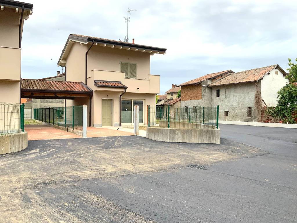 Villa a Sannazzaro de' burgondi in Via Enrico Mattei - Foto 4
