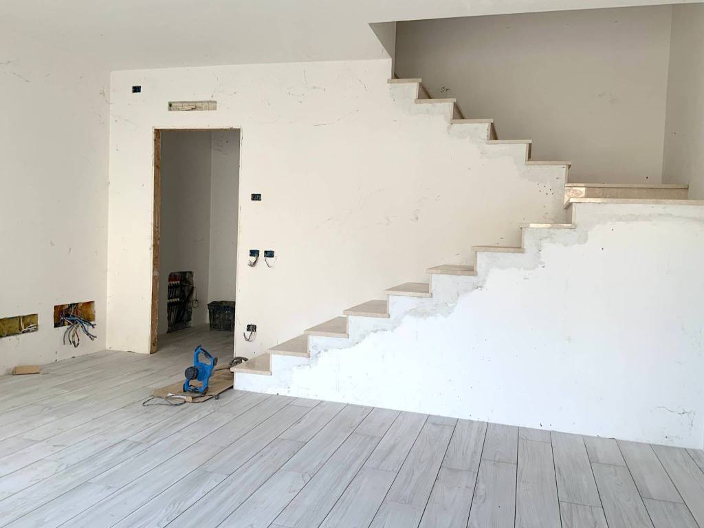 Villa a Sannazzaro de' burgondi in Via Enrico Mattei - Foto 5