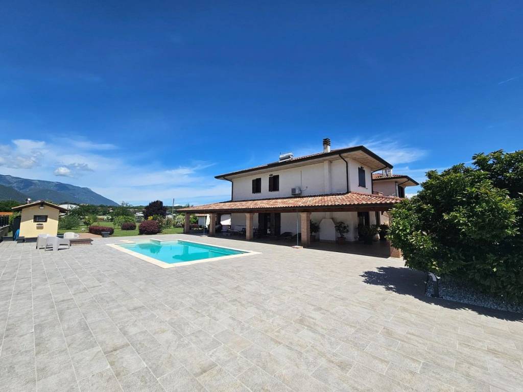 Villa a Patrica in Via Quattro Strade, 34 - Foto 3