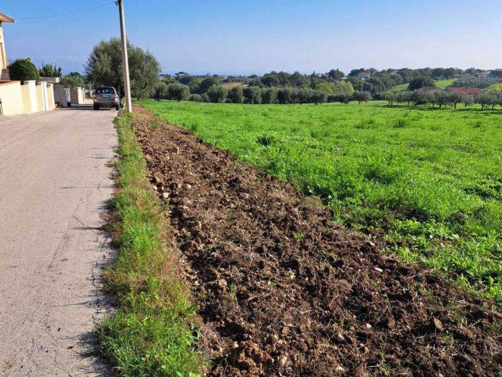 Terreno a Lanciano in Via Follani, 107 - Foto 2