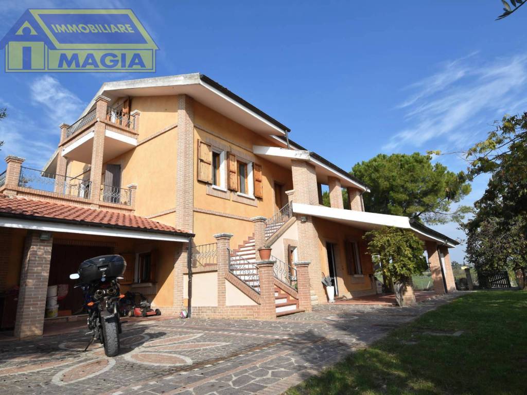 Villa a Acquaviva picena in https://maps.app.goo.gl/vZUNGYj2yJHDYdqi8 - Foto 2