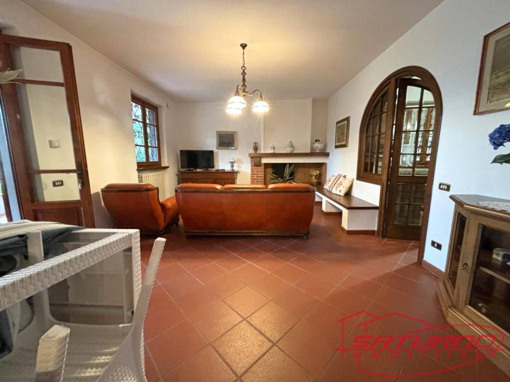 Villa a Camaiore in Via Romboni, , 55041 - Foto 2