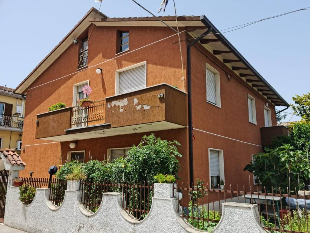 Villa a Cappelle sul tavo in Via Giosuè Carducci - Foto 4