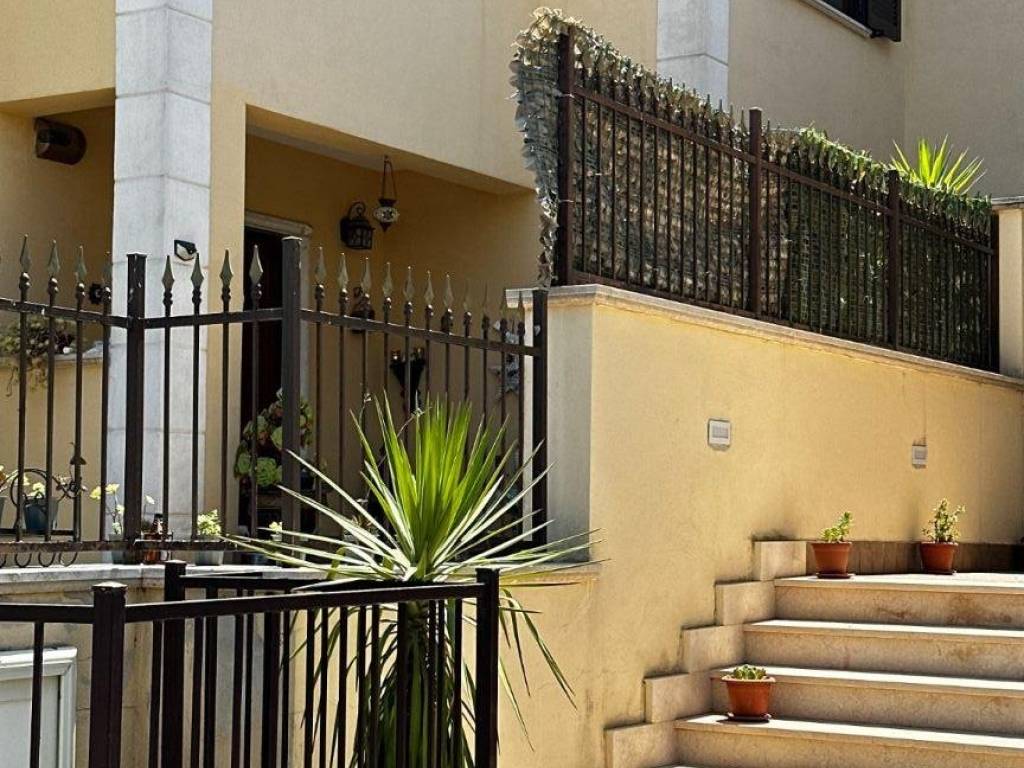 Villa a Maddaloni in Via Forche Caudine, 161 - Foto 3