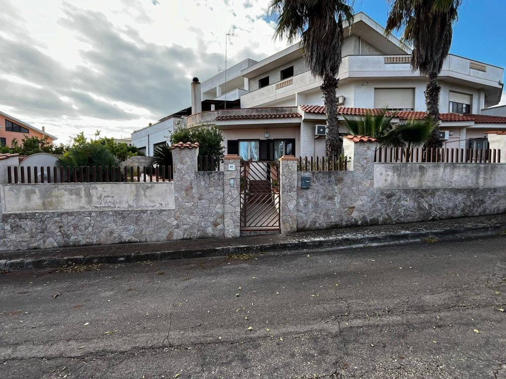 Villa a Presicce-acquarica in Via Michelangelo Buonarroti - Foto 2