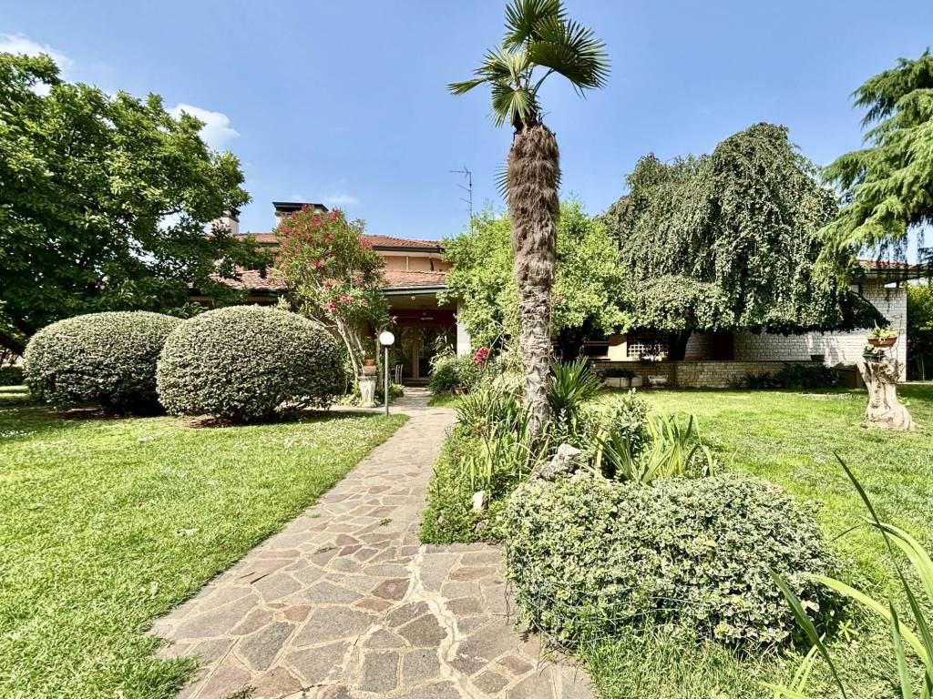 Villa a Castegnato in Via Molino, 60 - Foto 2