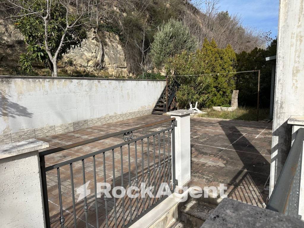 Villa a Torre de' passeri in Via Maragona, 78 - Foto 3