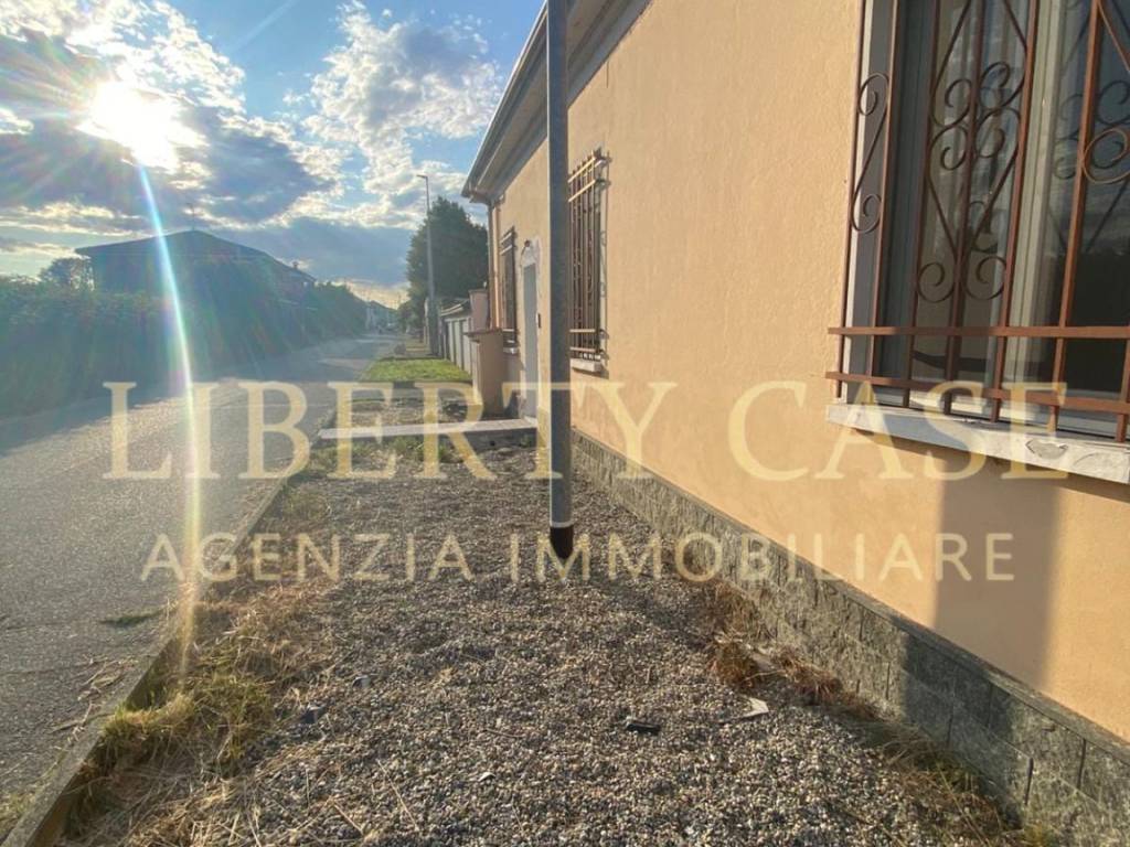 Villa a Vercelli in Via Prarolo, 74 - Foto 2