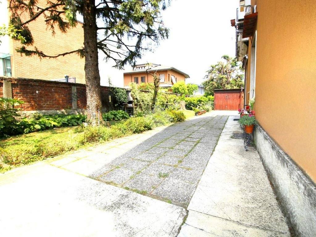 Villa a Caronno pertusella in Corso italia, 337 - Foto 4