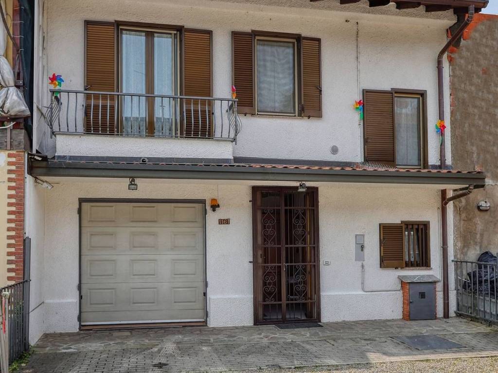Casa indipendente a Cardano al campo in via Giovanni XXIII - Foto 2