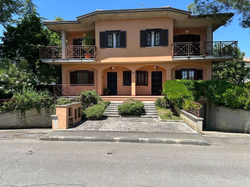 Villa a Assisi in Via Don Feliciano Siena, 1 - Foto 2