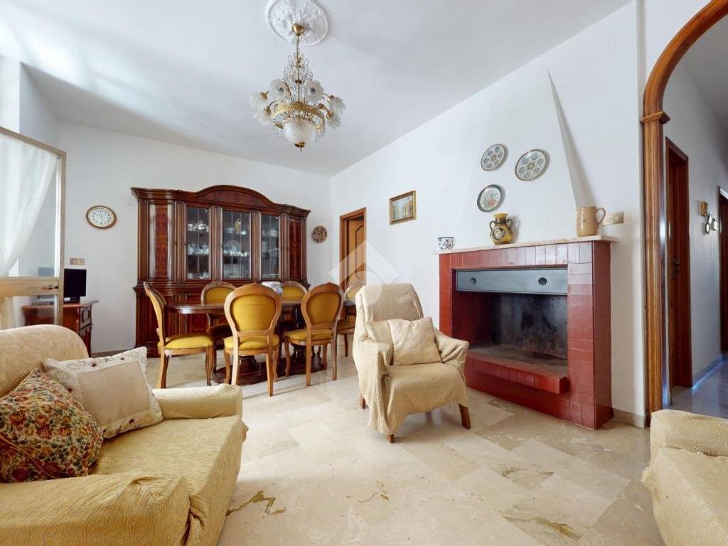 Casa indipendente a Francavilla fontana in Piazza don luigi sturzo - Foto 4
