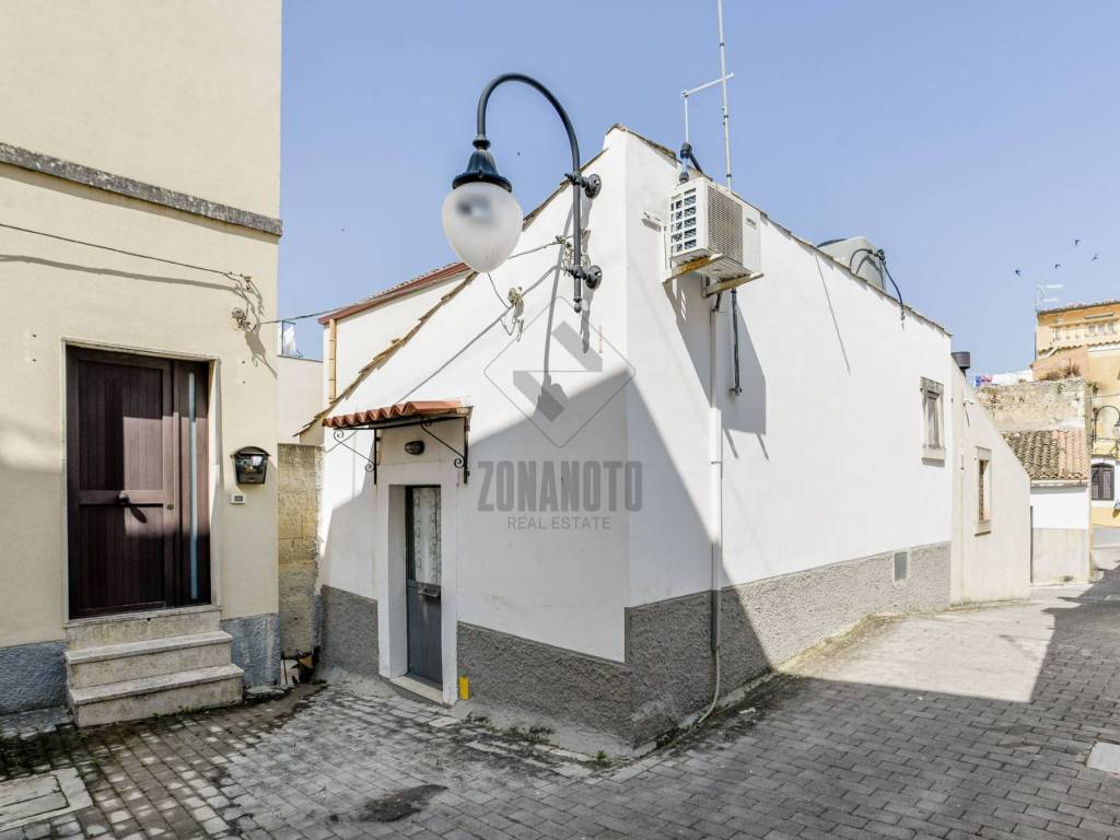 Casa indipendente a Noto in Vico Lucio Bonfanti, 8 - Foto 2