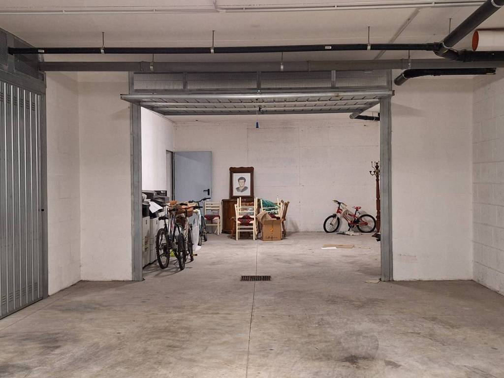 Box / garage a Aprilia in Via Bucarest - Foto 5