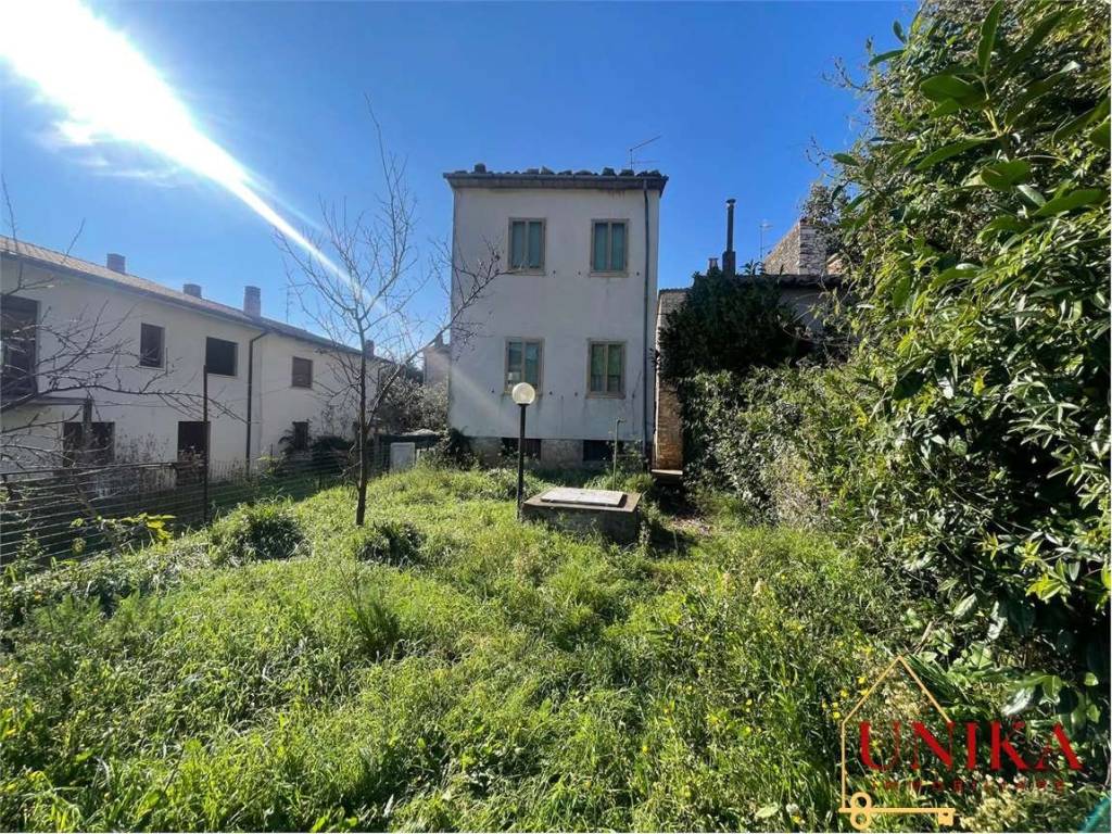 Palazzo / stabile a Guardea in VIA DELLE CASE , 43 - Foto 1
