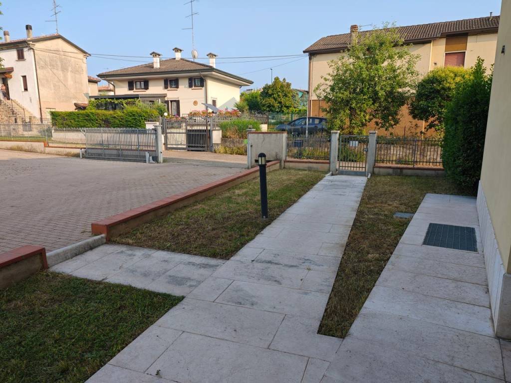 Appartamento a Peschiera del garda in Vicolo Carrettelli - Foto 5