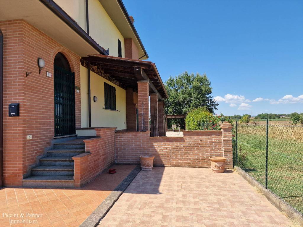Villa a Castiglione del lago in Via Trasimeno - Foto 4