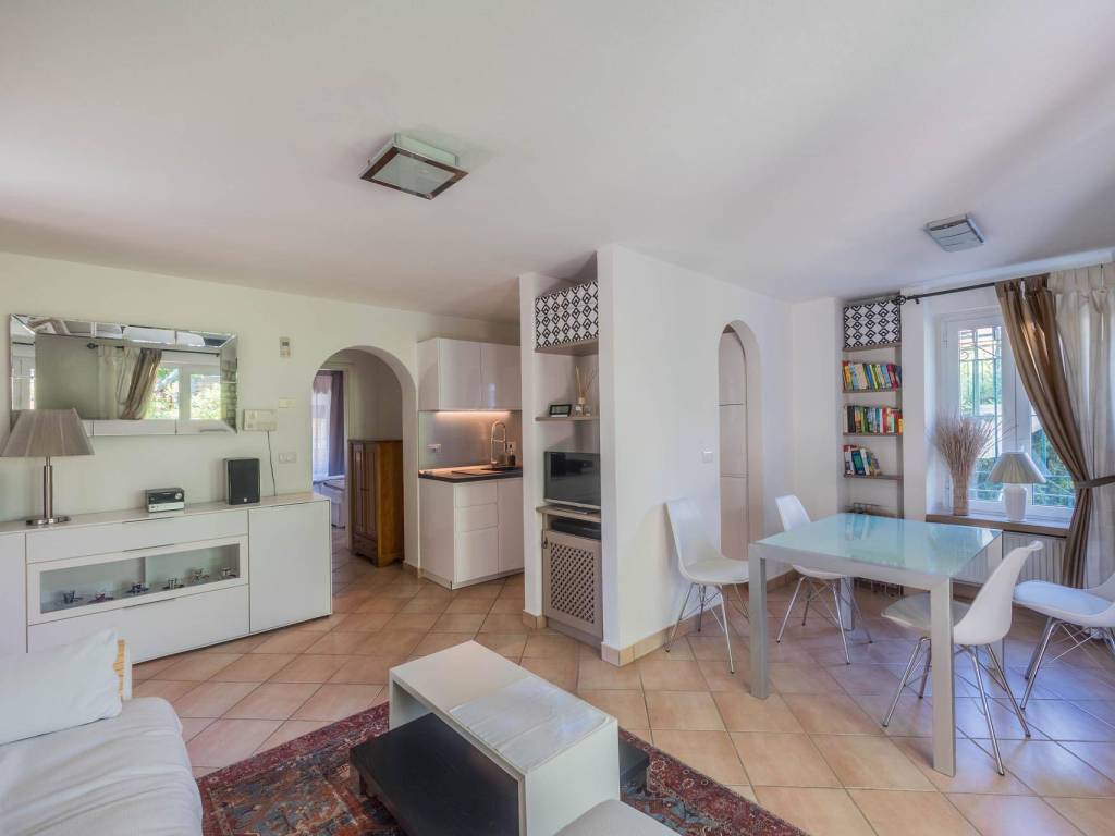 Appartamento a Peschiera del garda in Via Vittorio Alfieri - Foto 4