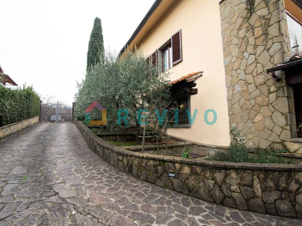 Villa a Carmignano in Via Fausto Coppi - Foto 2