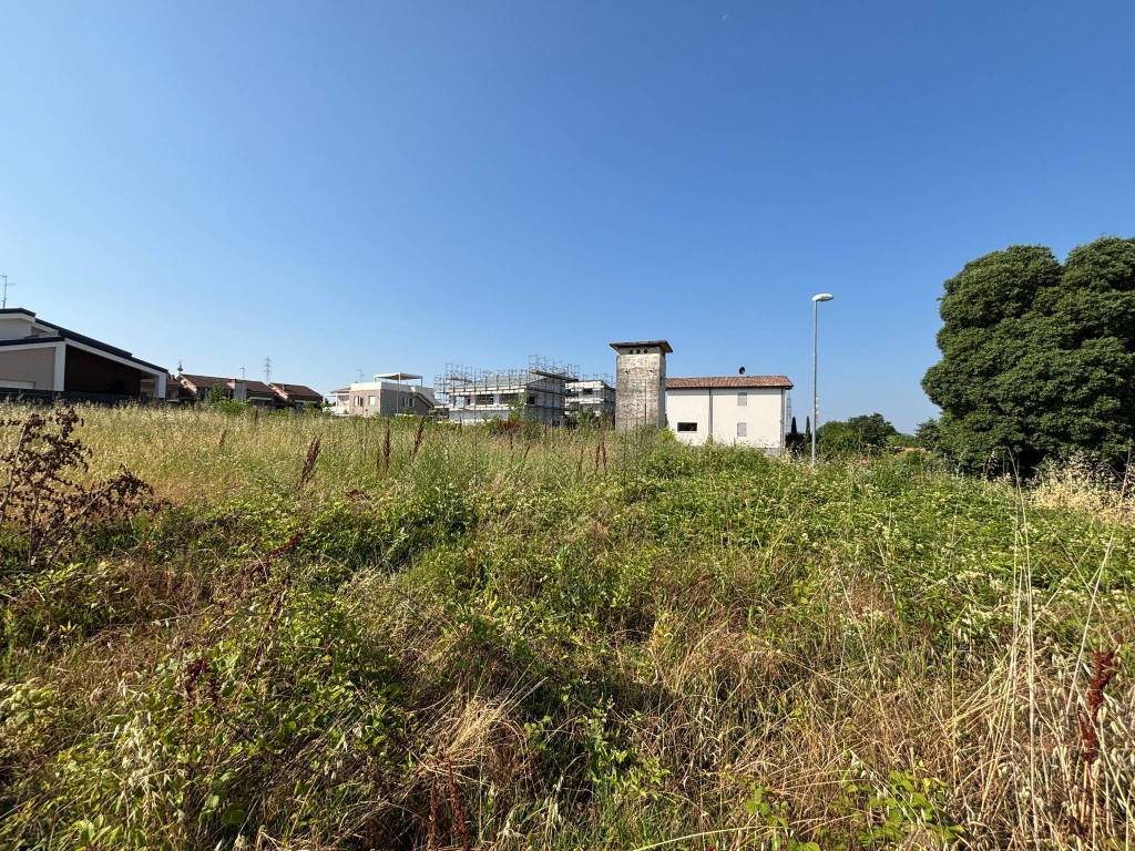 Terreno a Valeggio sul mincio in Via Campagna Rossa - Foto 2