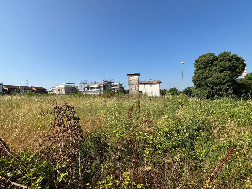 Terreno a Valeggio sul mincio in Via Campagna Rossa - Foto 3