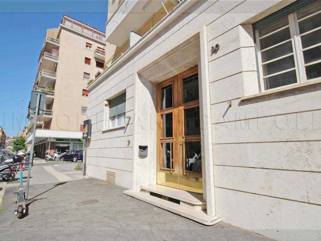 Appartamento a Roma in Via Emilio Faà Di Bruno, 30 - Foto 2