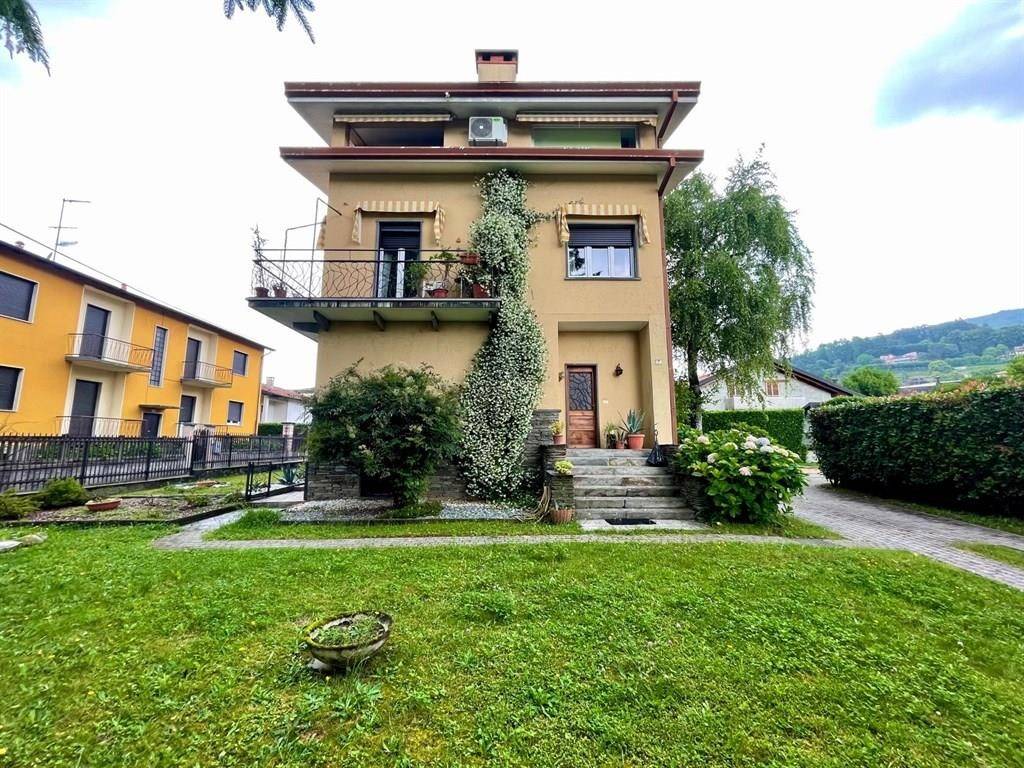 Appartamento a Gavirate in Via Damiano Chiesa, 7 - Foto 2