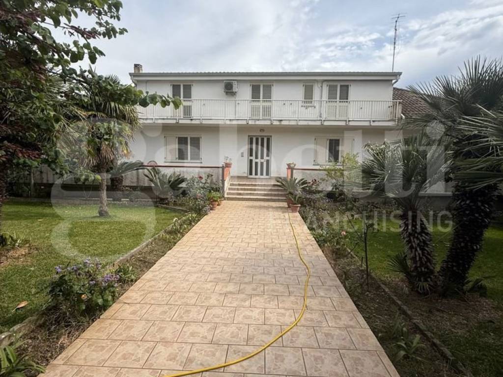 Casa indipendente a Gizzeria in via Santa Caterina, 21 - Foto 2