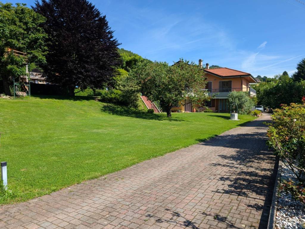 Villa a Cuasso al monte in Via Rossaga, 1 - Foto 4