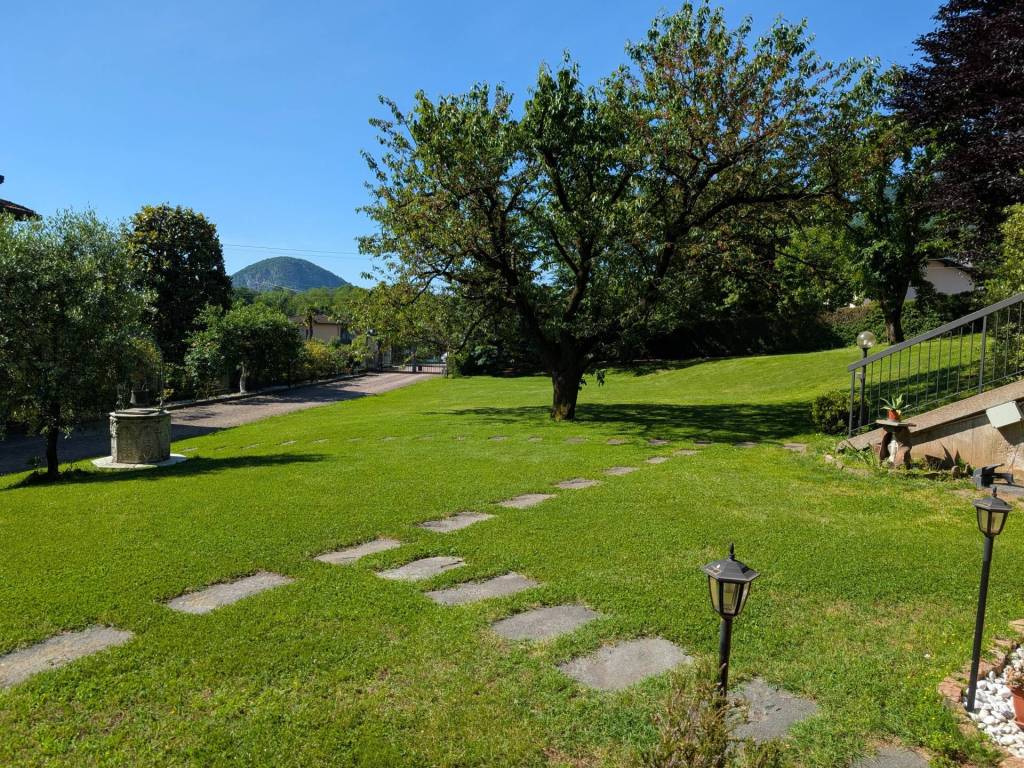 Villa a Cuasso al monte in Via Rossaga, 1 - Foto 5