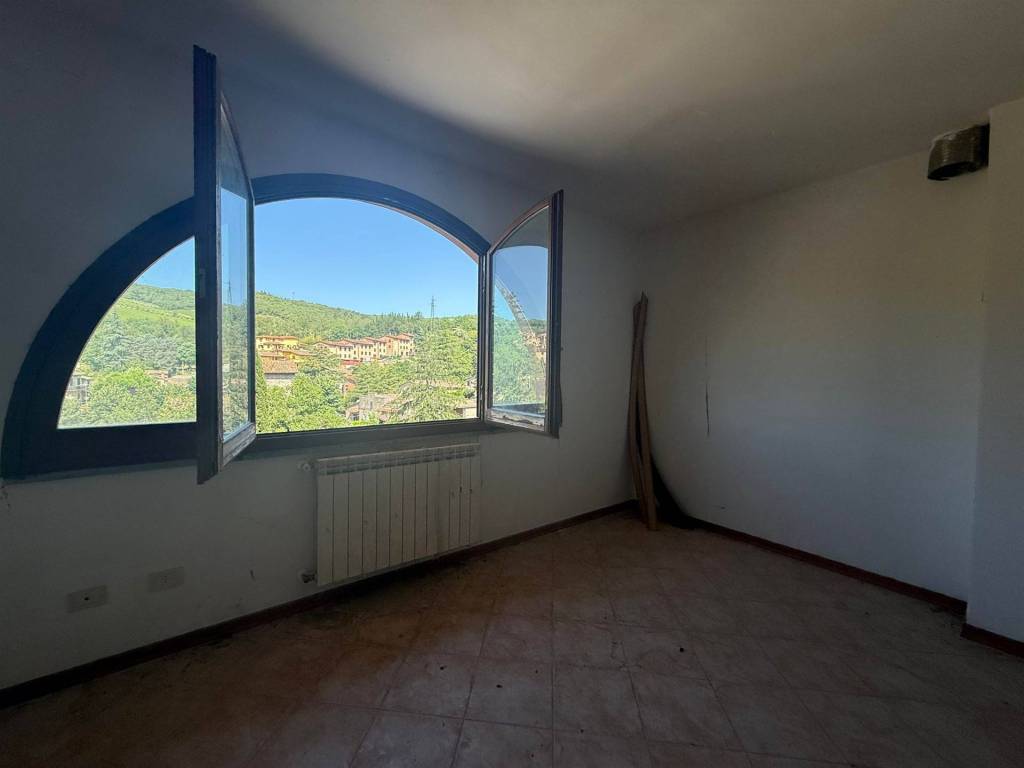 Appartamento a Gaiole in chianti in Via Giuseppe Verdi - Foto 3