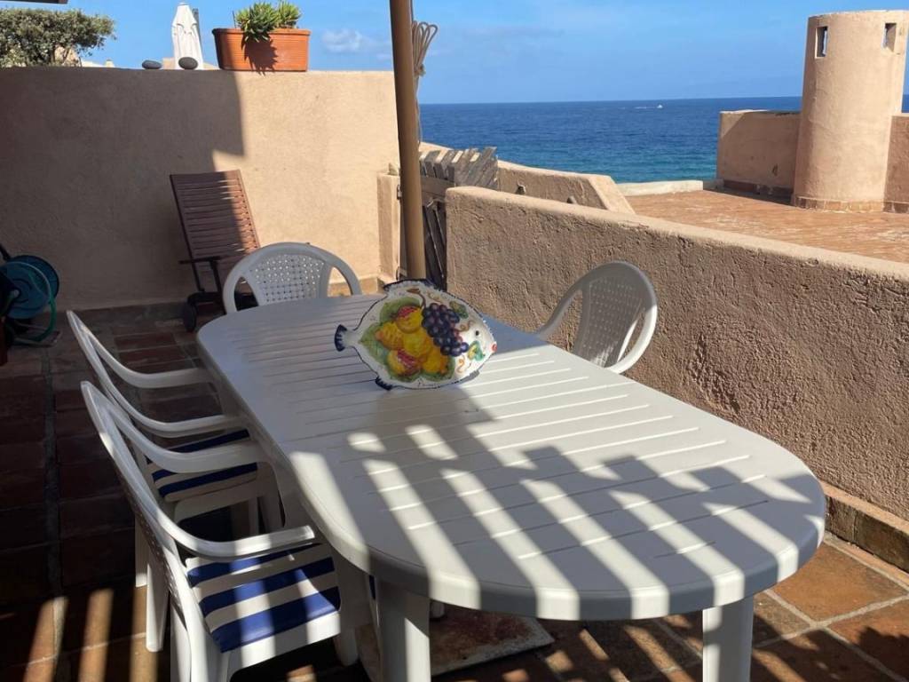 Appartamento a Isola del giglio in Via di Mezzo Franco, 24 - Foto 3