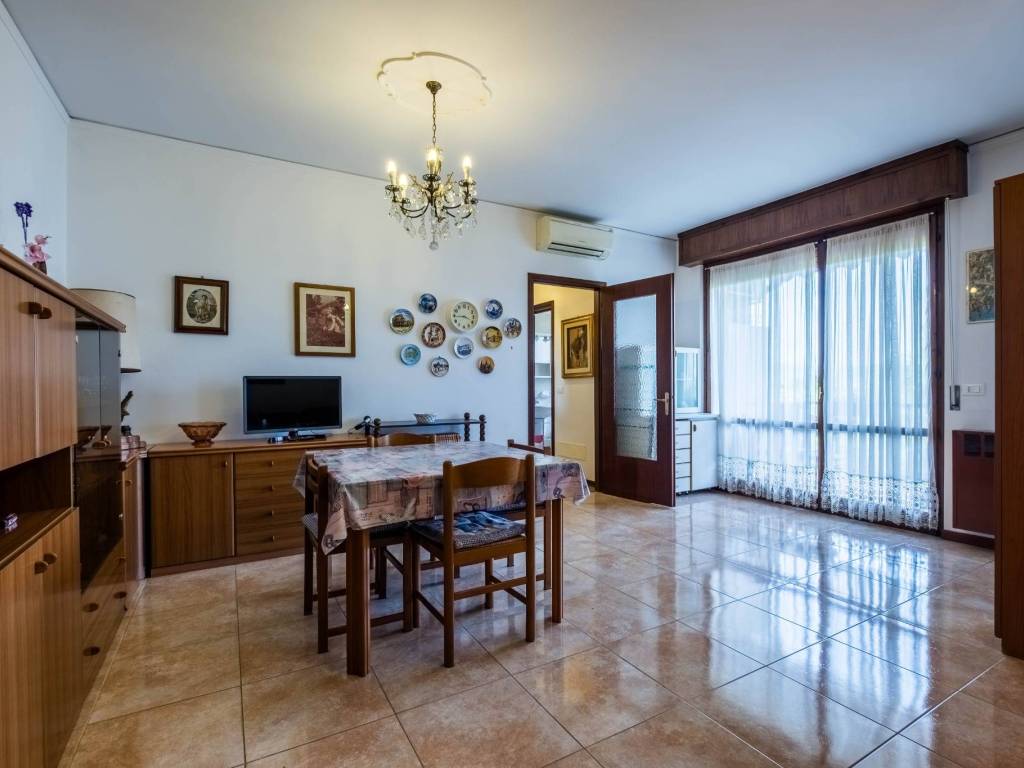 Appartamento a Verona in Via del Tronchetto, 2 - Foto 2