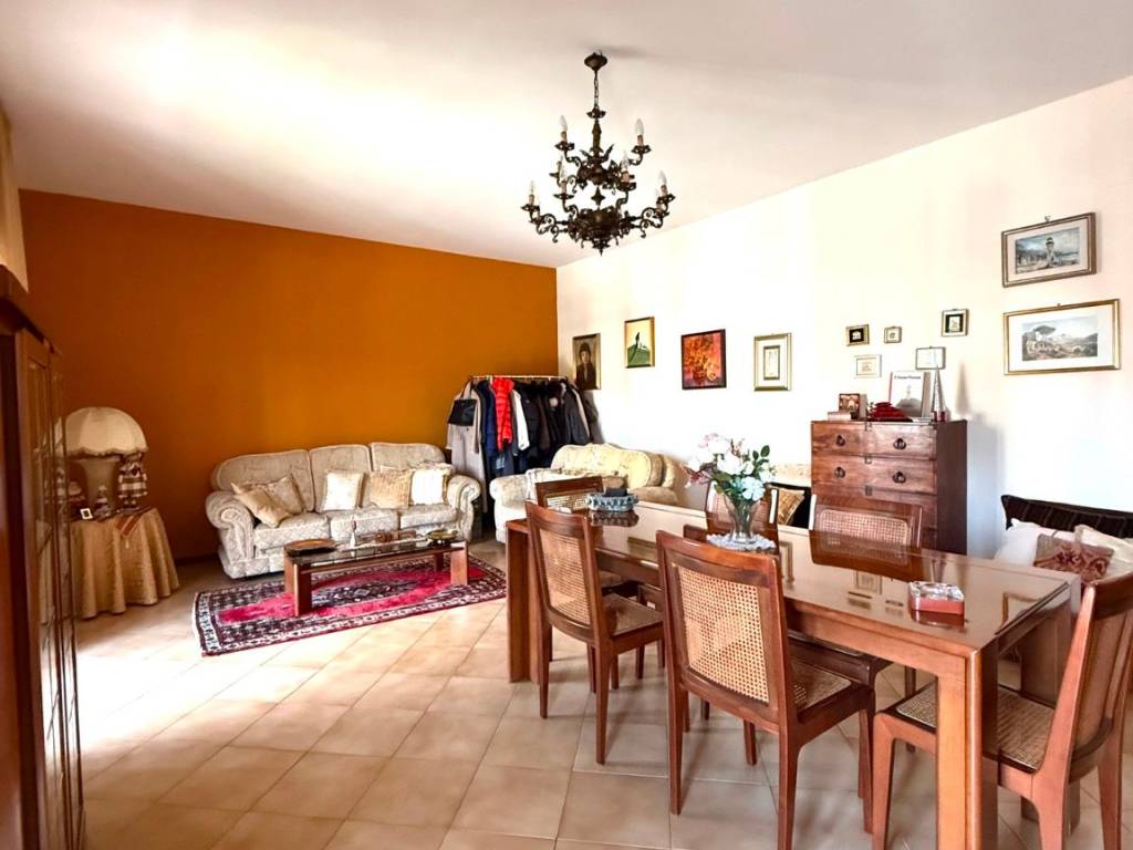 Appartamento a Caserta in Via Francesco Petrarca, 59 - Foto 2