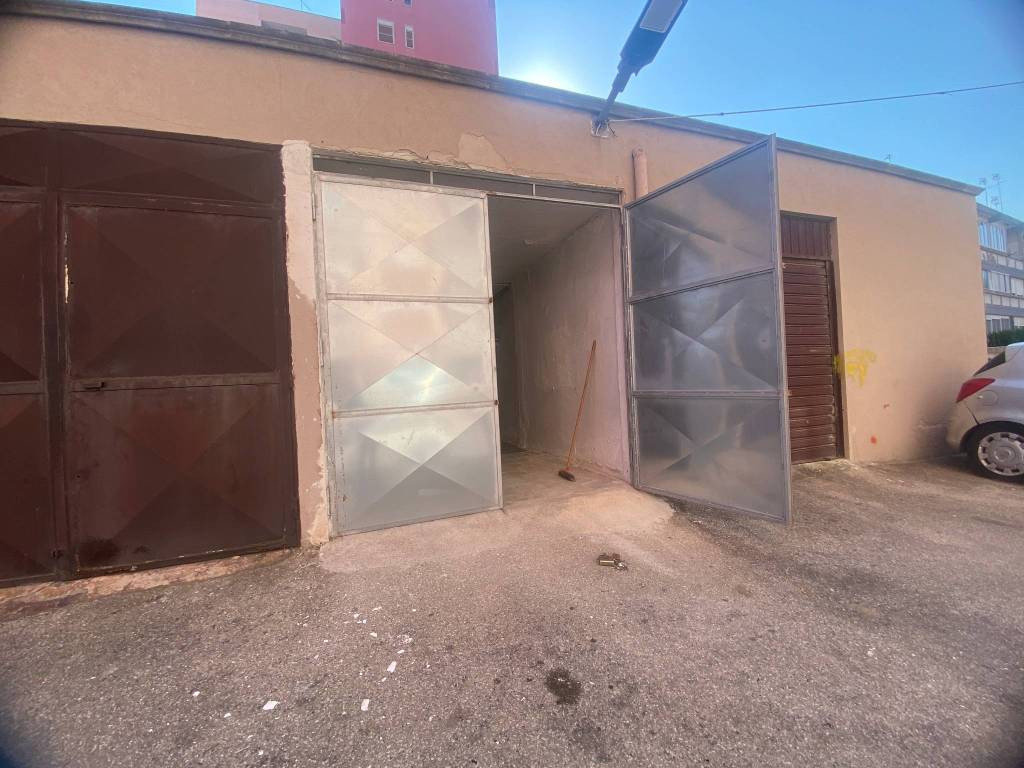 Box / garage a Brindisi in Largo Antonio Pacinotti, 2 - Foto 3