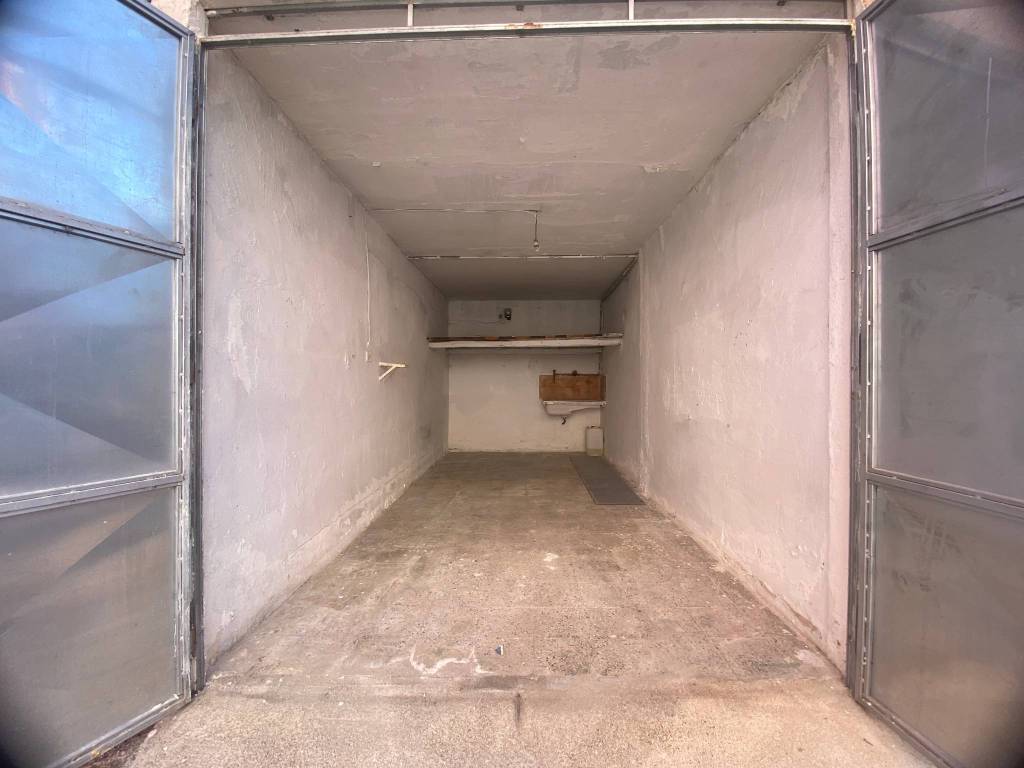 Box / garage a Brindisi in Largo Antonio Pacinotti, 2 - Foto 4