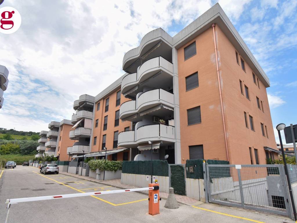 Box / garage a Vasto in Via Anna Magnani - Foto 4