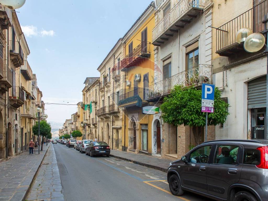 Casa indipendente a Leonforte in Corso Umberto, 64 - Foto 3