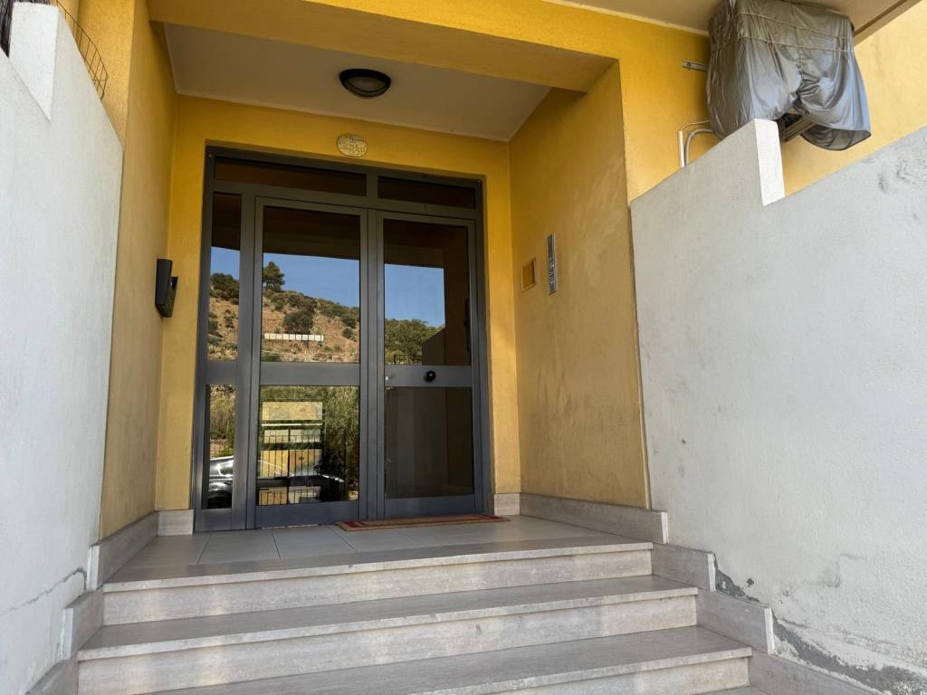 Appartamento a Messina in Via Nazionale Santa Margherita - Foto 2