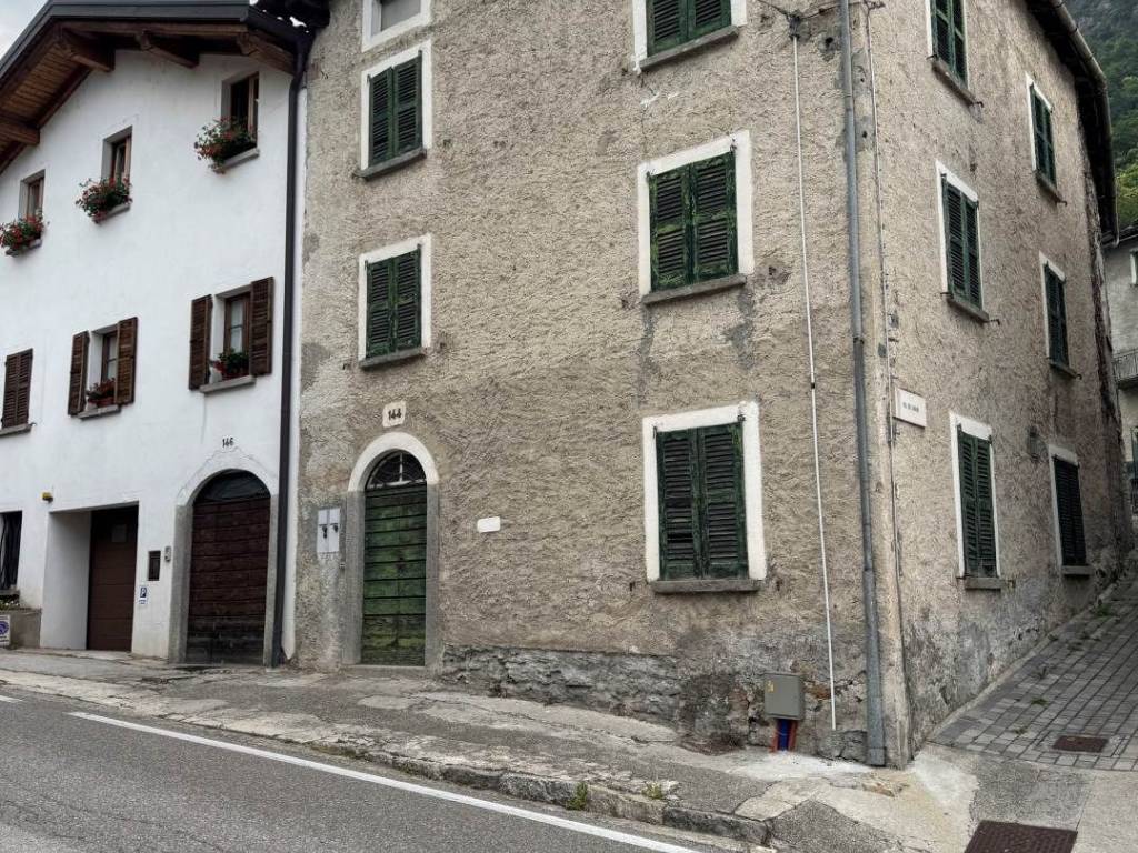Casa indipendente a Chiavenna in Via Don Pietro Buzzetti, 144 - Foto 2