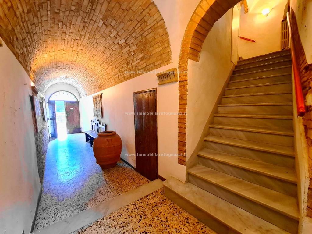 Palazzo / stabile a San gimignano in Zona centro Storico - Foto 3