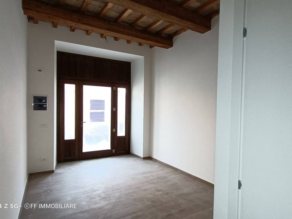 Immobile a Tolentino in Piazza della Libertà - Foto 4